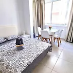 Stylish - 2 Minutes From Kastella Lejlighed Larnaca