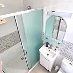 Lejlighed Stylish - 2 Minutes From Kastella Larnaca