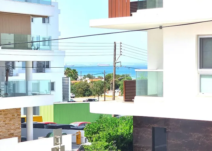 Stylish - 2 Minutes From Kastella Апартаменти