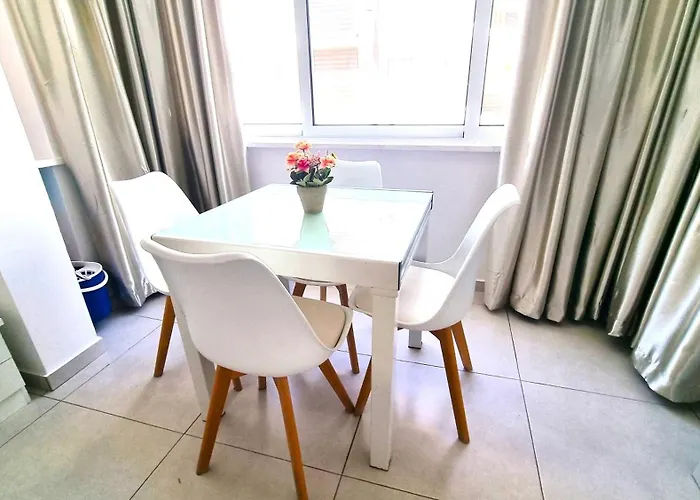 Stylish - 2 Minutes From Kastella Апартаменти *