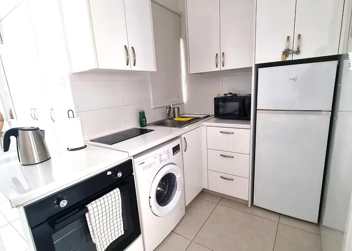 Stylish - 2 Minutes From Kastella *