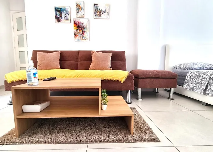 Stylish - 2 Minutes From Kastella * לרנקה