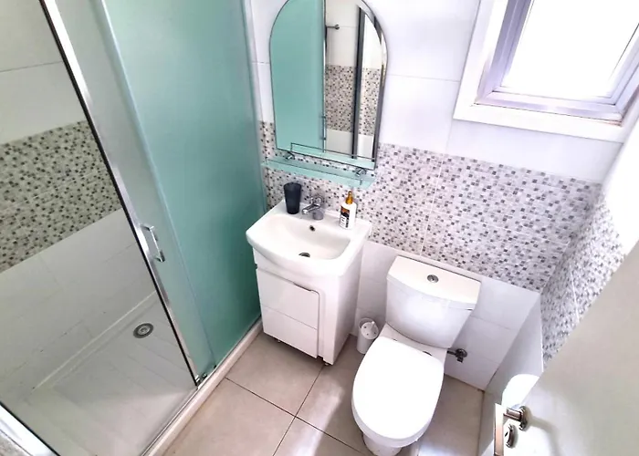 Stylish - 2 Minutes From Kastella דירה