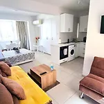 Apartmán Stylish - 2 Minutes From Kastella
