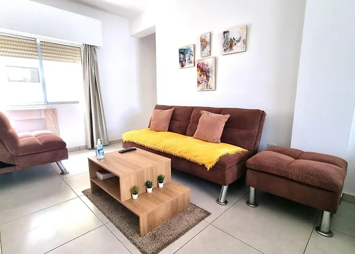 Stylish - 2 Minutes From Kastella